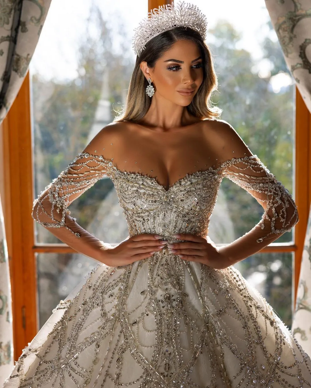 Charming Floor Length Sweetheart Long Sleeves A-Line Lace Wedding Dress